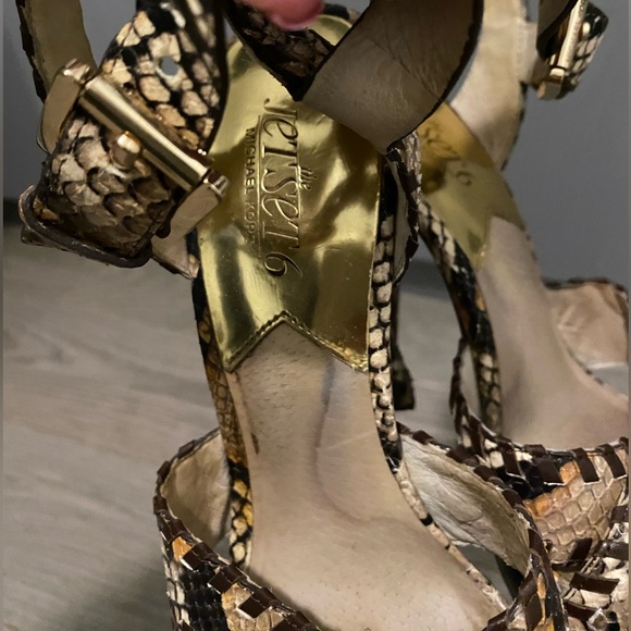 Michael Kors Jetset 6 special edition Python high heel - Picture 3 of 7